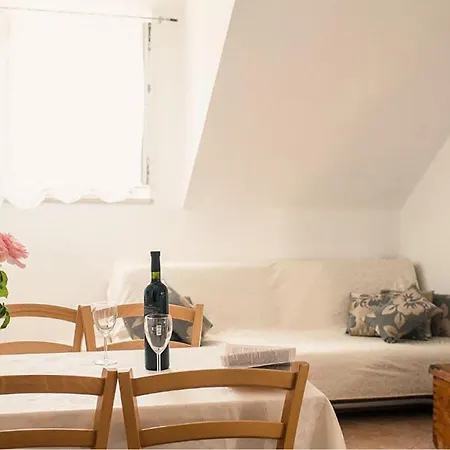 Apartament 1 Bedroom Pet Friendly Apartment In Bol *