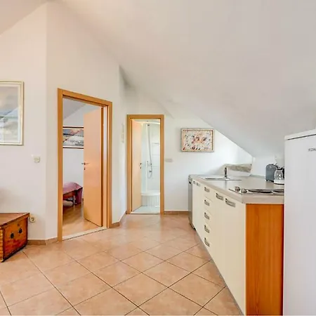 Apartament 1 Bedroom Pet Friendly Apartment In Bol